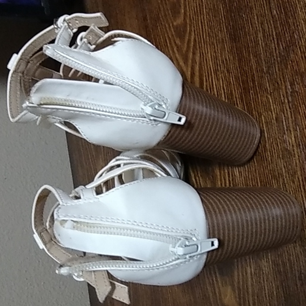Heels - Picture 3 of 4